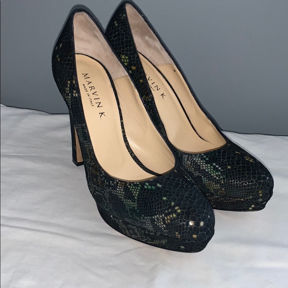 Snakeskin  print Marvin K heels size 8
